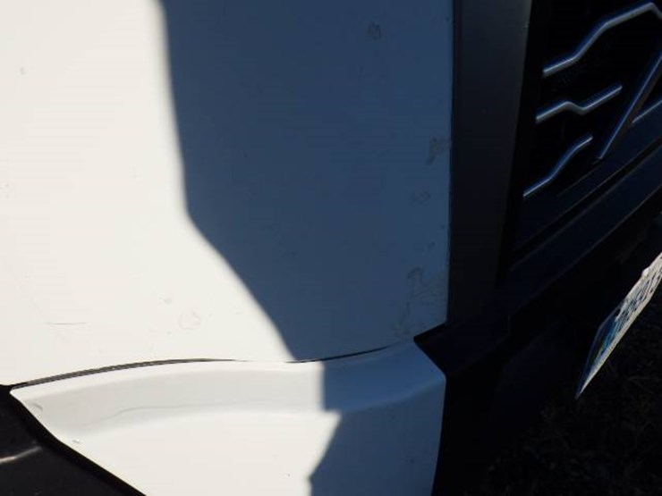 2022-volvo-vnl-860-image-4