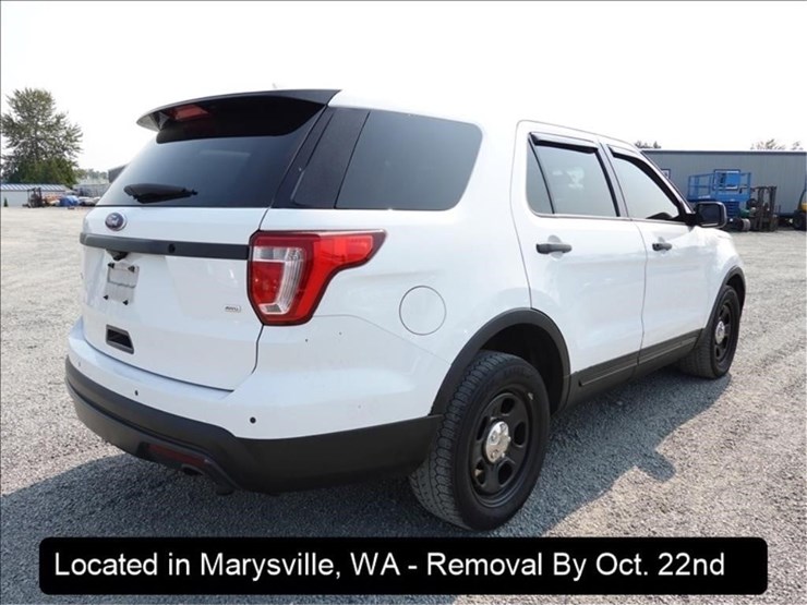2017-ford-explorer-image-11