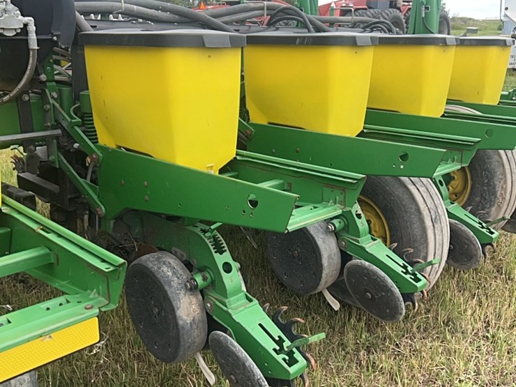 john-deere-16-image-69