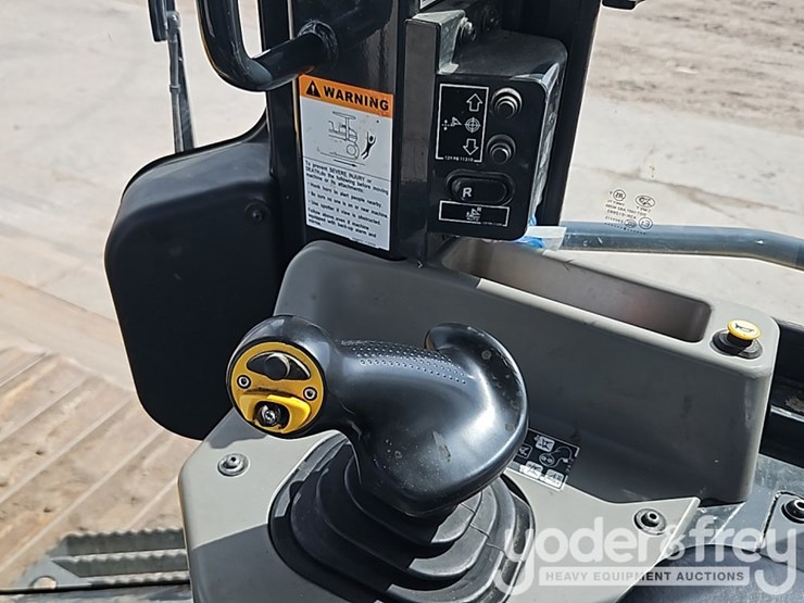 2021-komatsu-d39pxi-24-image-32