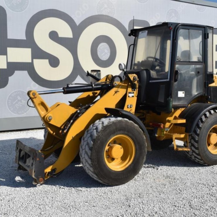 2011 CATERPILLAR 908H