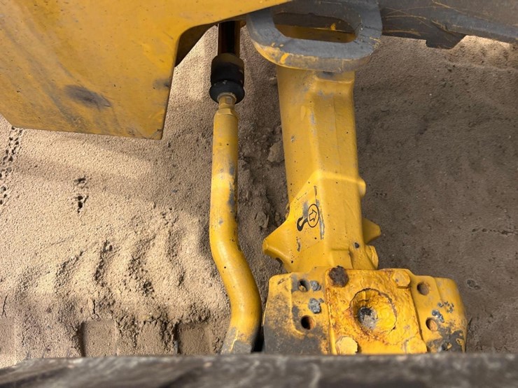 2018-deere-410l-image-13