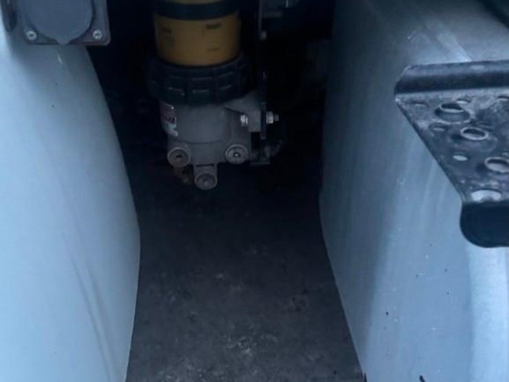 2019-international-durastar-4300-image-35