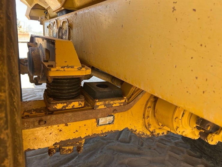 2006-deere-250d-image-17