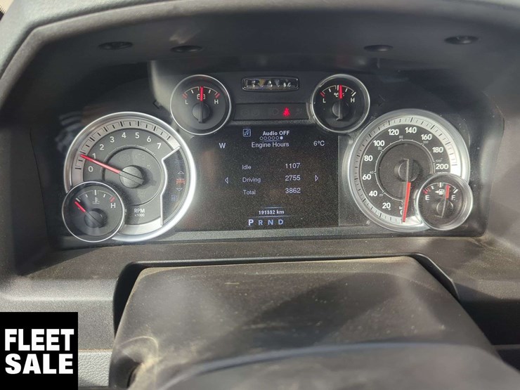 2014-ram-1500-slt-image-8