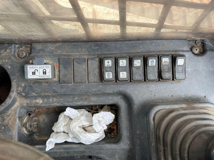 2020-takeuchi-tl12v2-image-30