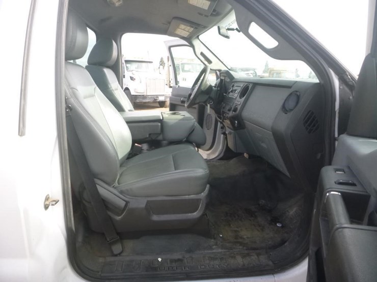 2016-ford-f550-image-15