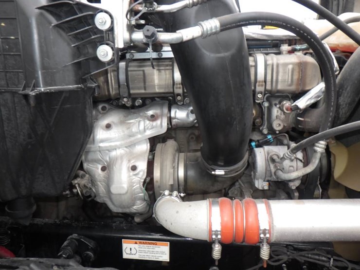 2021-freightliner-cascadia-126-image-15