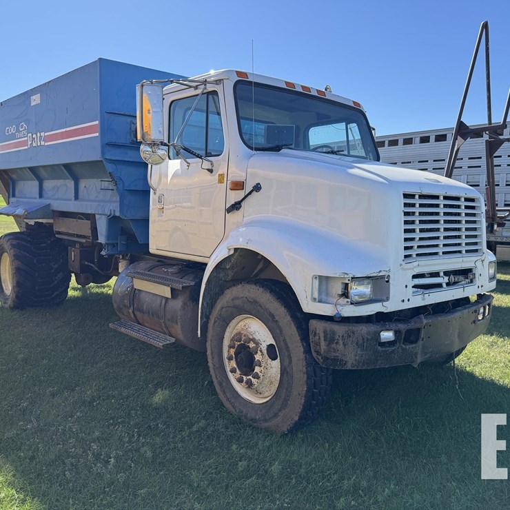 1995 INTERNATIONAL 8100