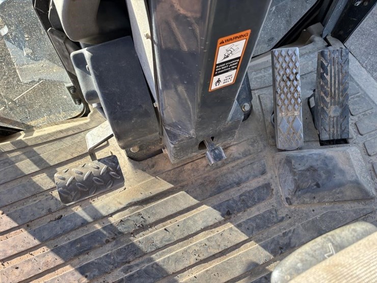 2011-deere-872gp-image-54
