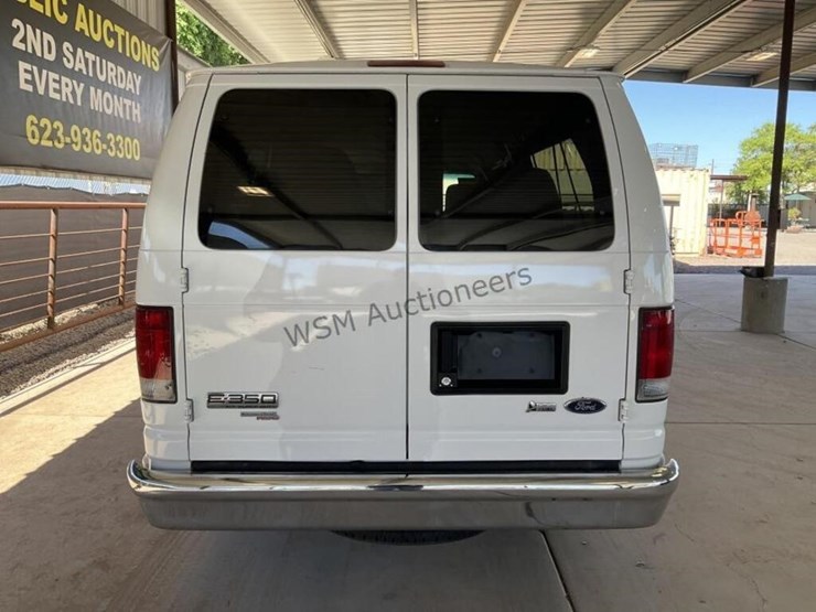 2009-ford-e350-image-6