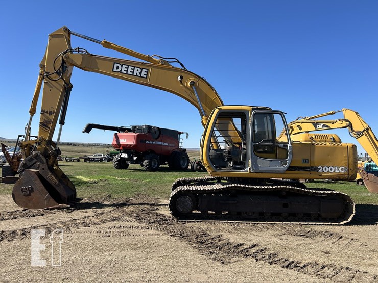 deere-200-lc-image-10