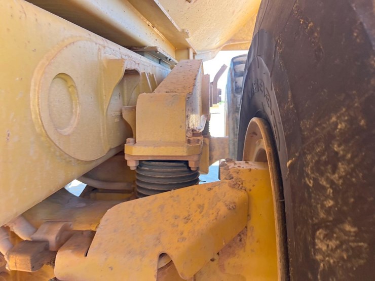 caterpillar-740b-image-19