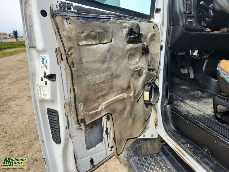 2005-gmc-topkick-c5500-image-36