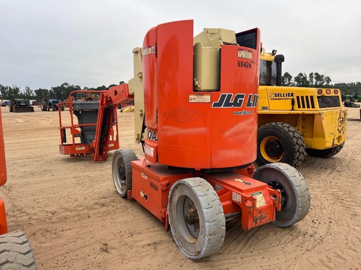 jlg-e300aj-image-4