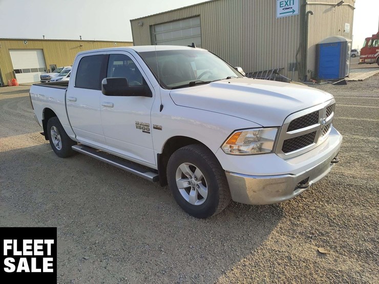 2020-ram-1500-classic-image-2
