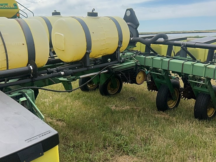 john-deere-7200-image-12