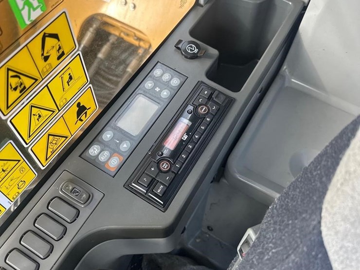 2018-caterpillar-325flcr-image-35