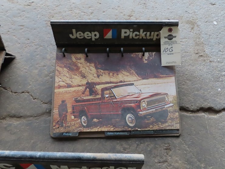 amc-jeep-dealership-display-books-1976-image-8