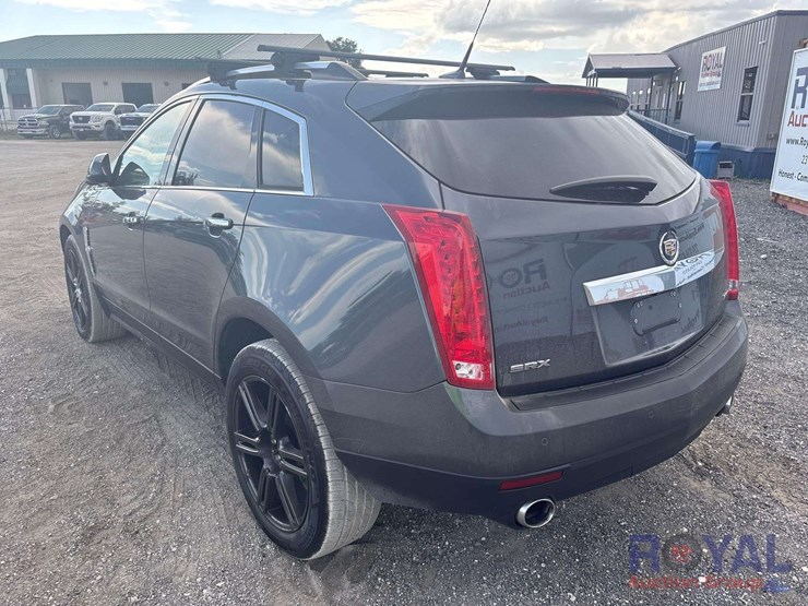2012-cadillac-srx-image-4