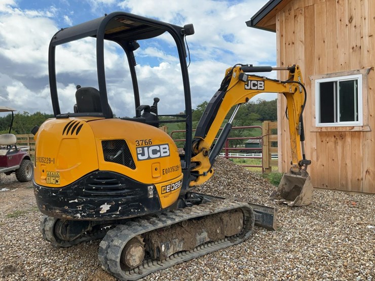 2017-jcb-8029cts-image-3