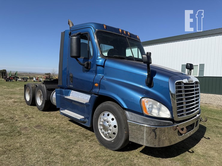 2015-freightliner-cascadia-125-evolution-image-1