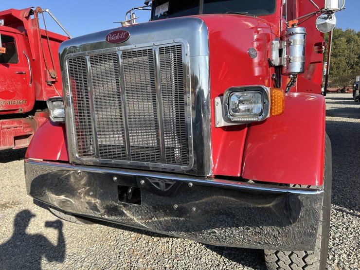 2002-peterbilt-357-image-12