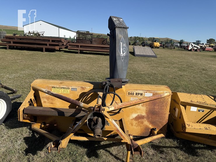 (2x)-yellow-snow-blowers-image-12
