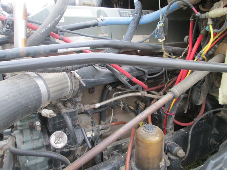 2006-freightliner-columbia-120-image-25