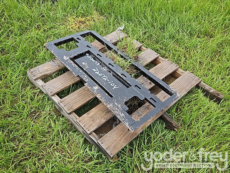 forks-to-suit-mini-skidsteer-image-3
