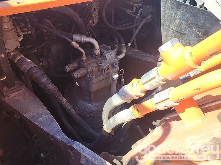 2015-hitachi-zx300-lc-6-image-12