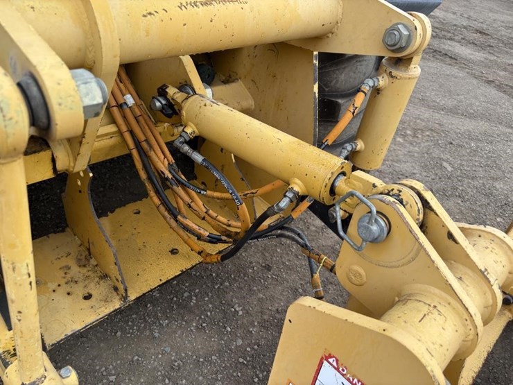2012-deere-210lj-image-21