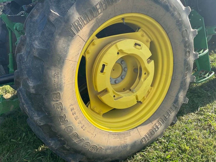 2022-john-deere-6135e-image-7