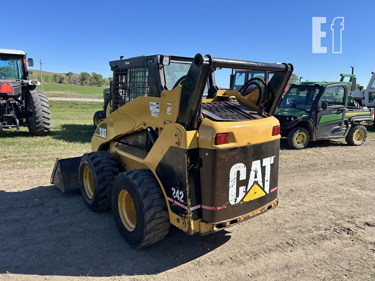 2003-caterpillar-242-image-3