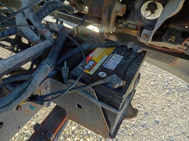2000-gmc-w3500-image-22