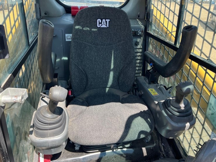 2016-caterpillar-277d-image-25
