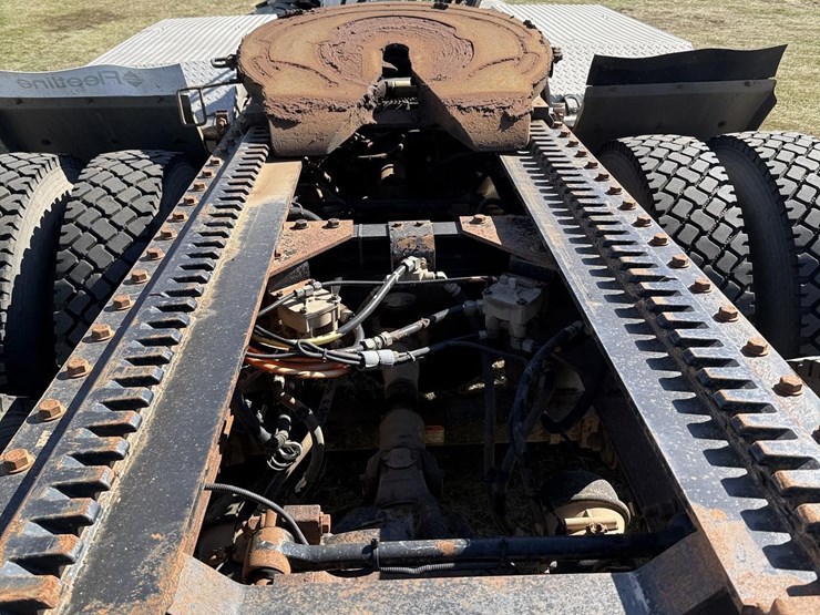 2009-kenworth-t800-image-7