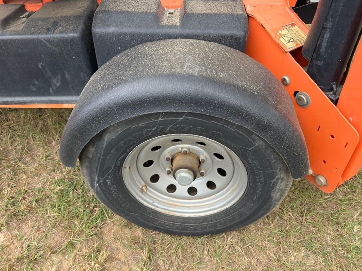 2018-jlg-t500j-image-13