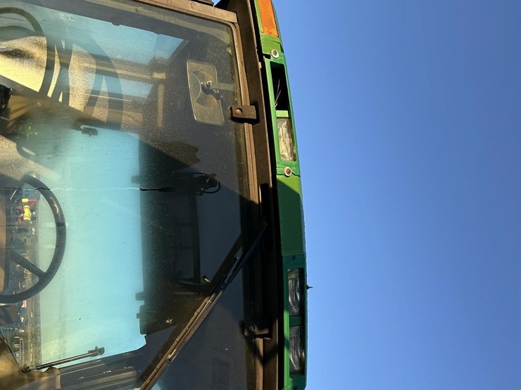 john-deere-6400-image-36