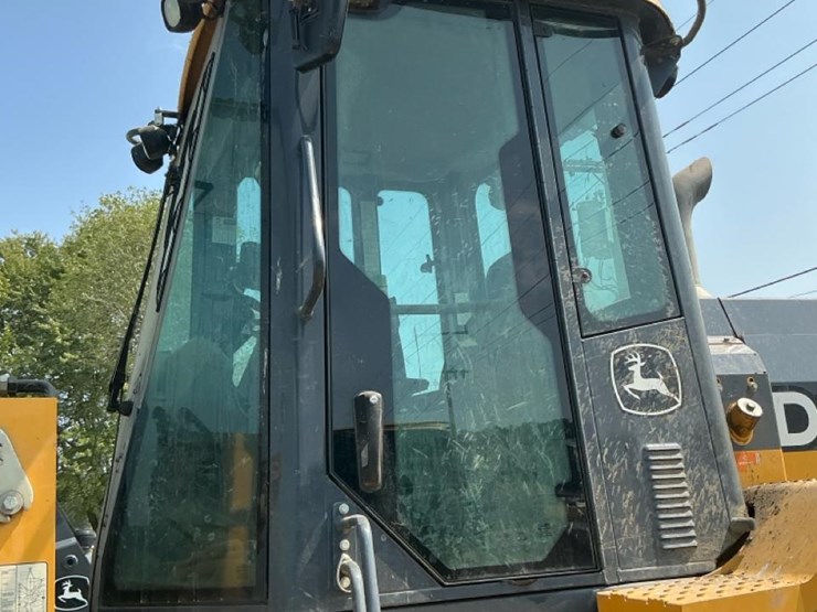 2018-deere-524k-image-45