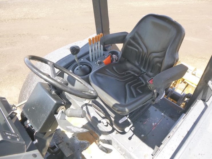 2021-deere-210l-image-7