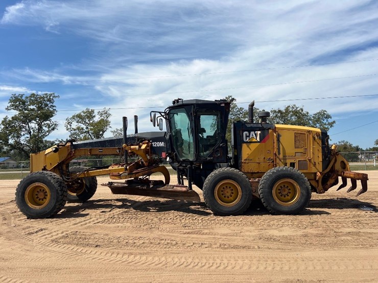 caterpillar-120-image-1