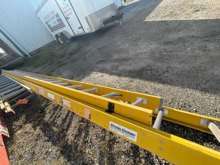 #1899-•-fastenal-fiberglass-extension-ladder-image-3