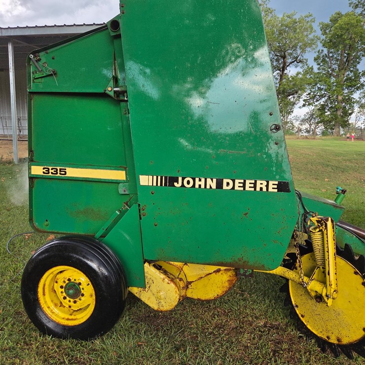 JOHN DEERE 335