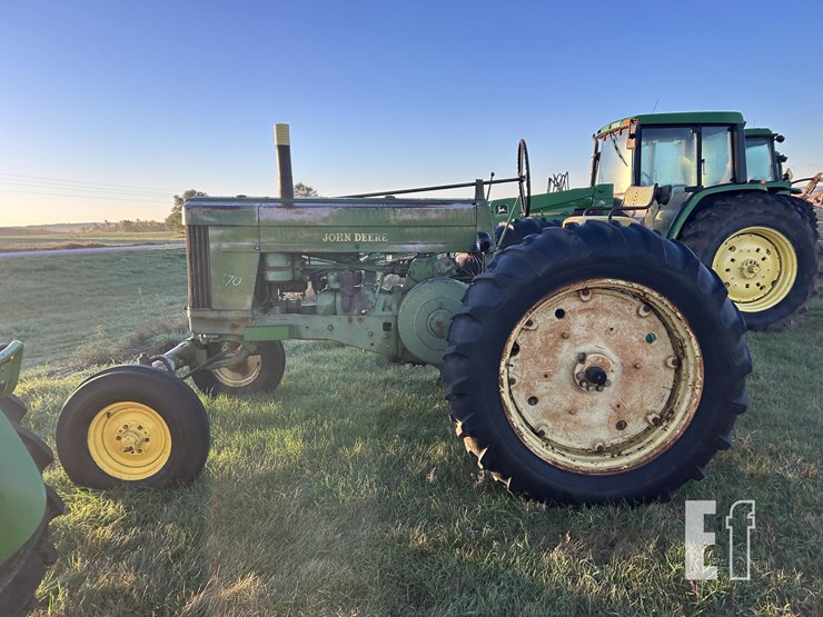 john-deere-70-image-3