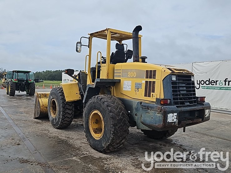 2005-komatsu-wa200-5-image-3
