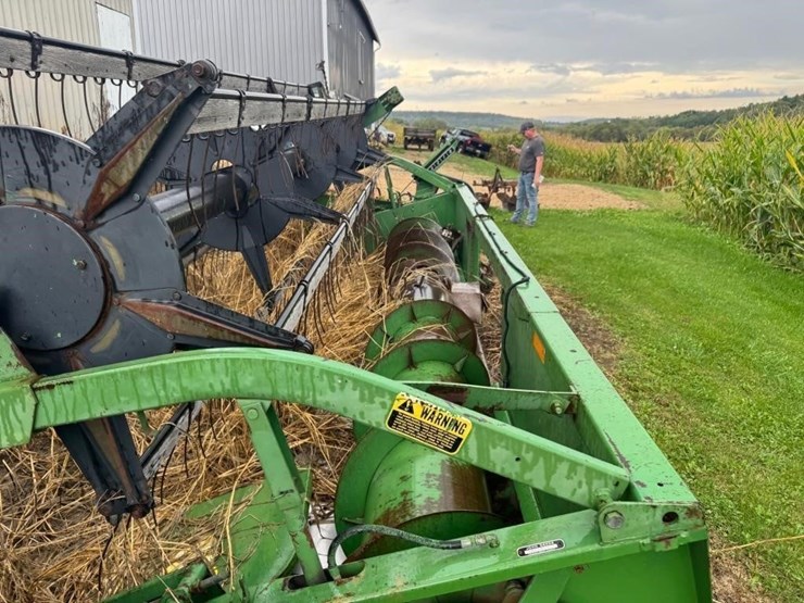 john-deere-216-image-7