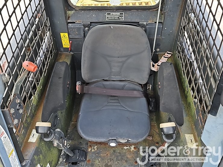 new-holland-l170-image-17