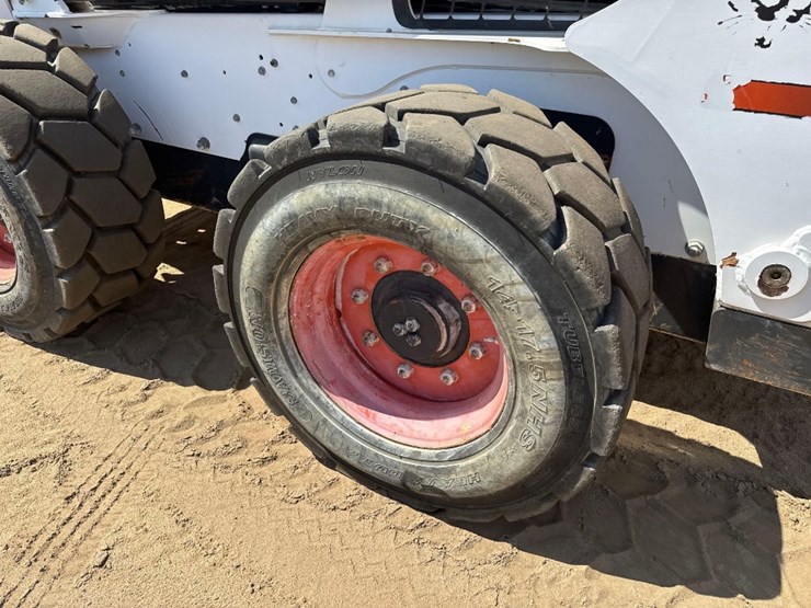 2016-bobcat-s850-image-9