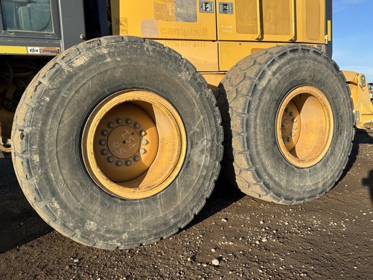 2011-deere-872gp-image-35